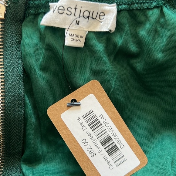 NWT Vestique Emerald Green Floral Embossed Dress Size Medium - Picture 10 of 12